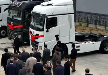 بازدید وزیر محترم صنعت از تولید کشنده کامل P9 